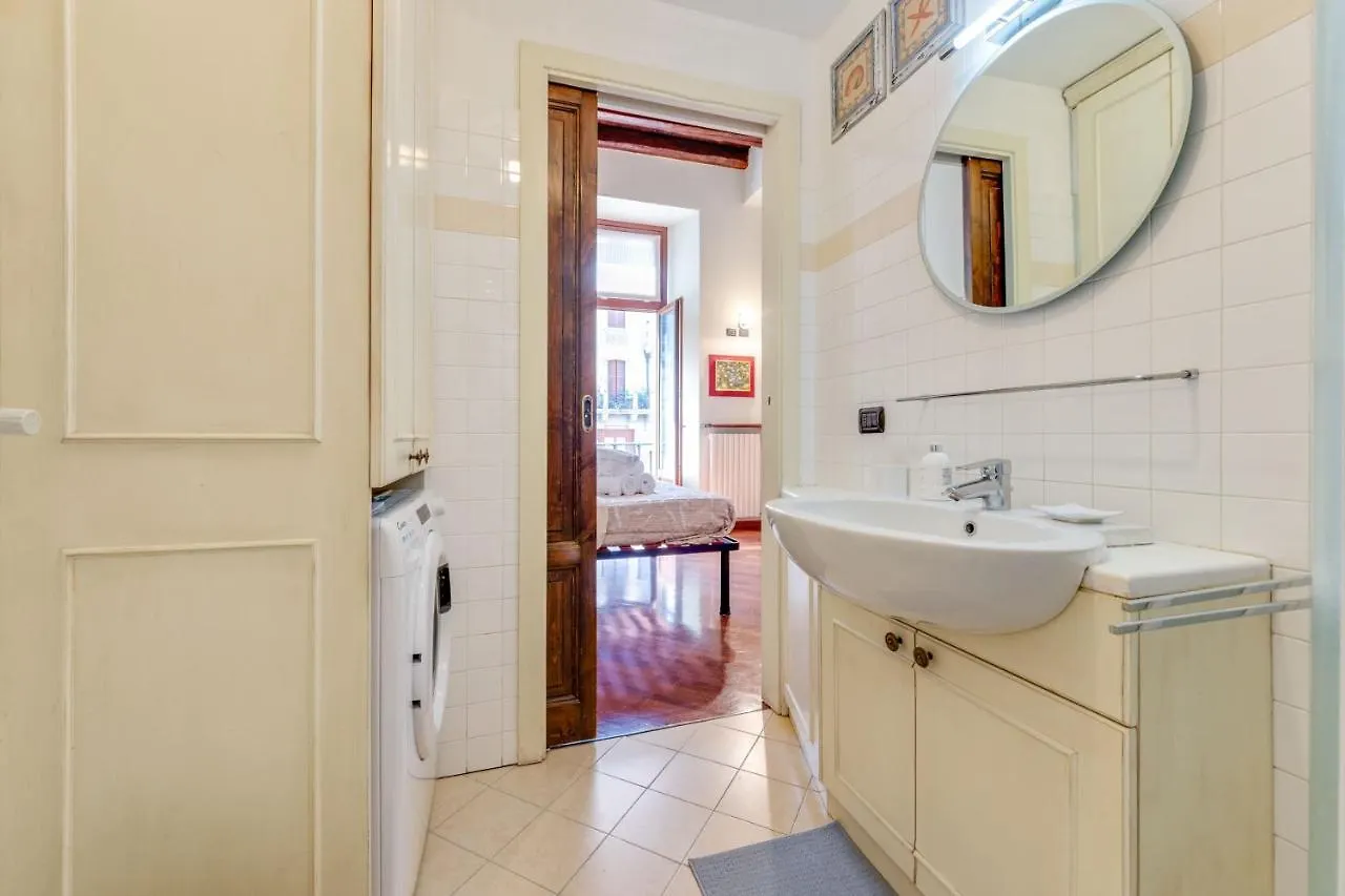 Easylife - Classic Flat In Corso Como Milánó 0*,  Olaszország